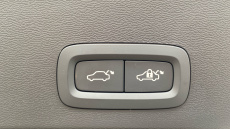 Volvo XC40 2.0 B3P Plus Black Edition 5dr Auto Petrol Estate